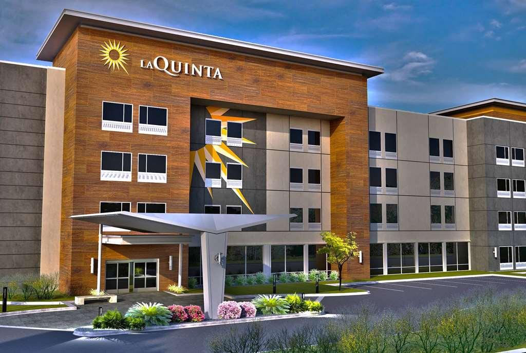 La Quinta Inn & Suites By Wyndham Lake George Exterior foto