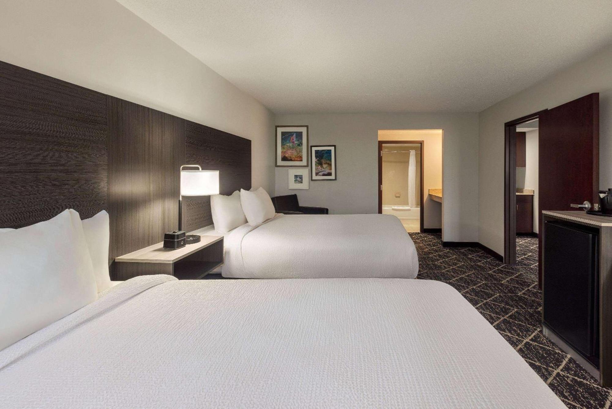 La Quinta Inn & Suites By Wyndham Lake George Exterior foto