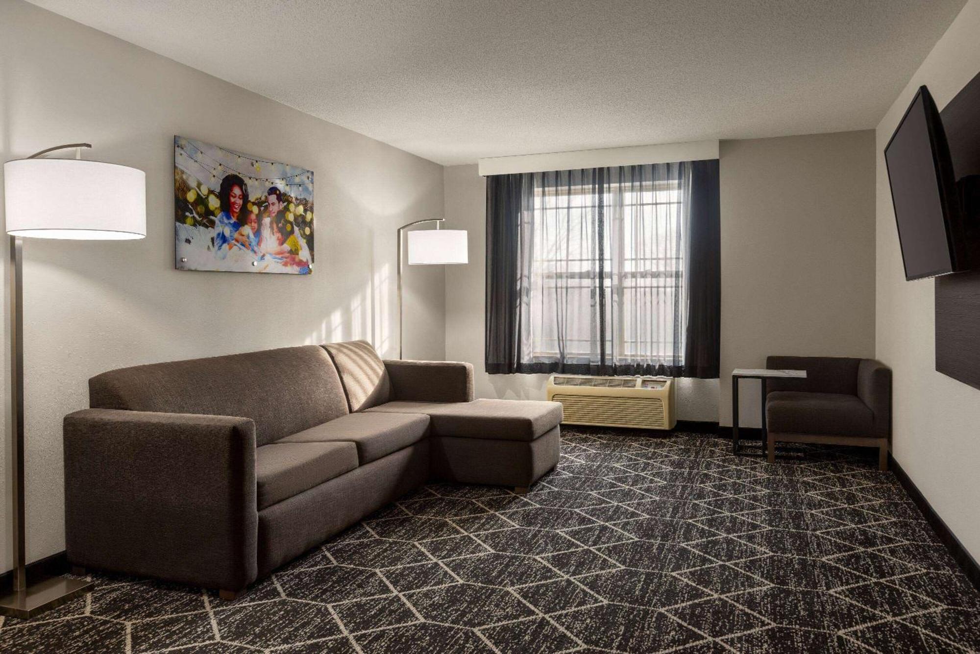La Quinta Inn & Suites By Wyndham Lake George Exterior foto