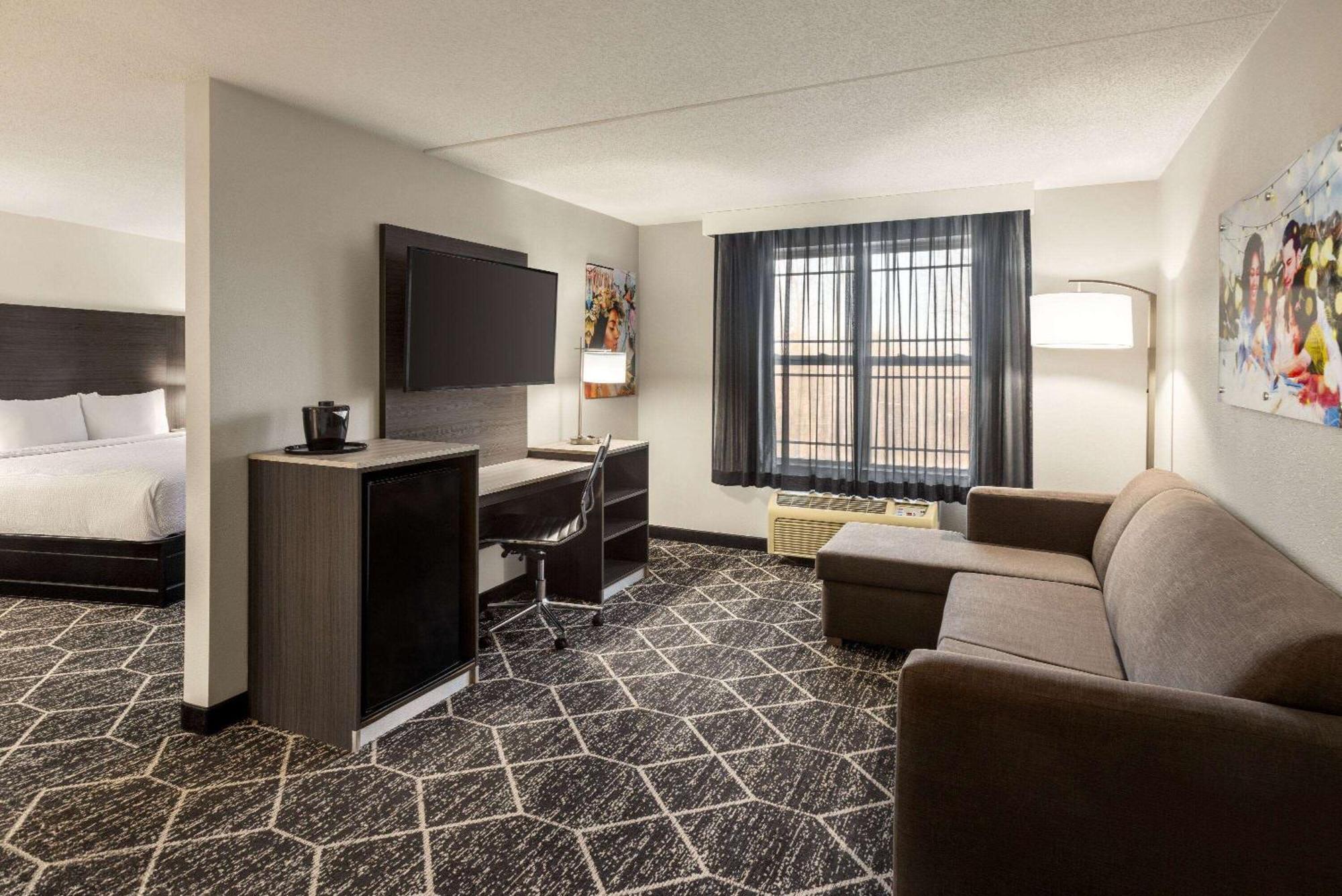La Quinta Inn & Suites By Wyndham Lake George Exterior foto